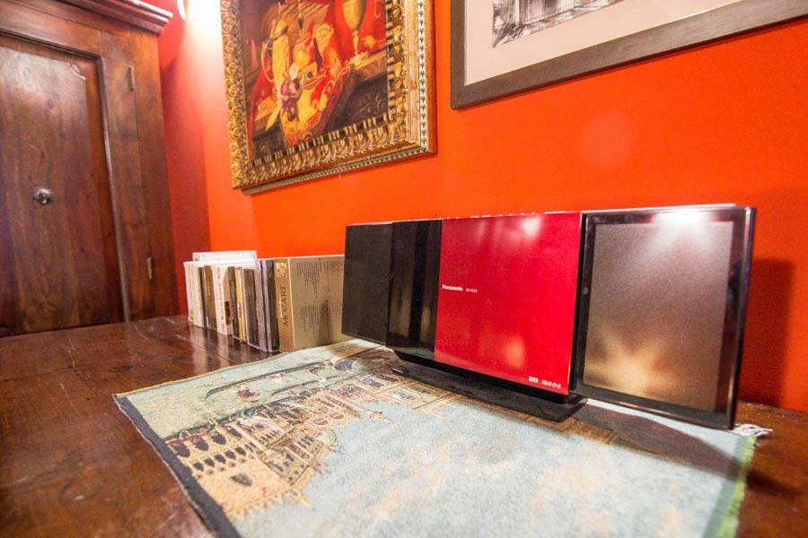 Between The Channels, In San Marco Apartment Venice