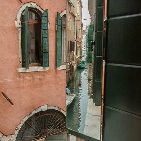 Between The Channels, In San Marco Venezia Esterno foto